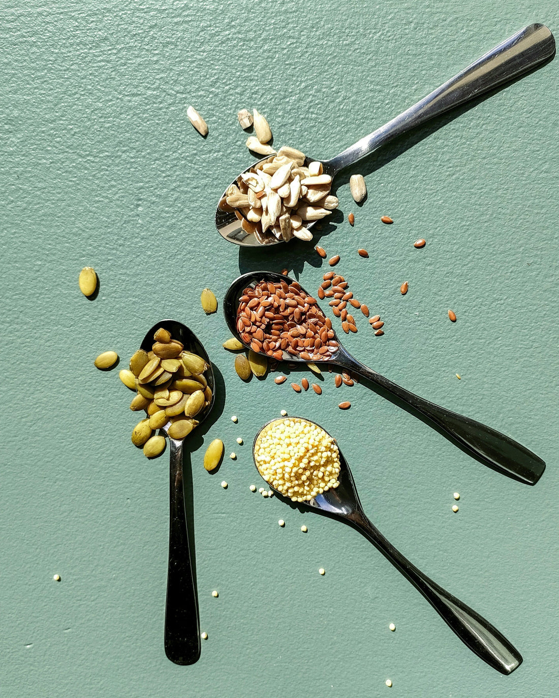 The daily handful: the easiest way to close a magnesium gap.